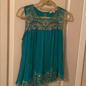 Lace detailed tank top!